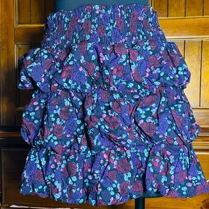 By Guess Mini skirt floral nice color